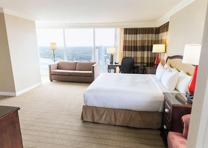 Hilton Niagara Falls/ Fallsview Hotel&Suites