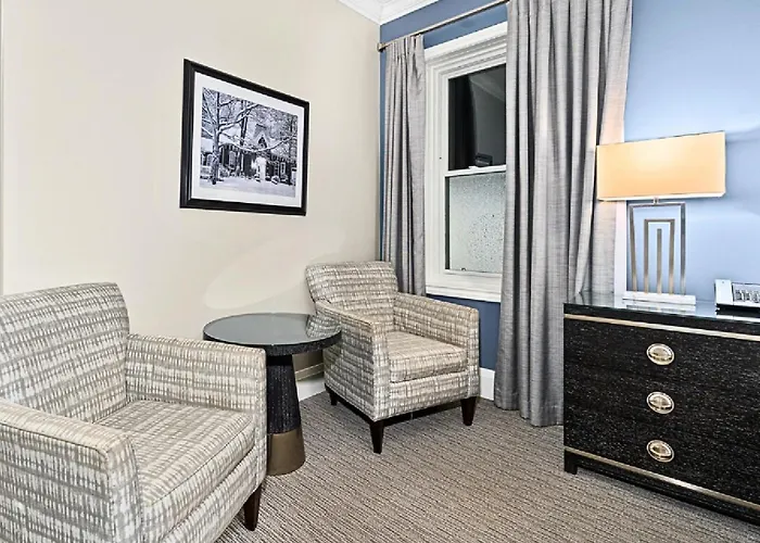 124 on Queen Hotel&Spa