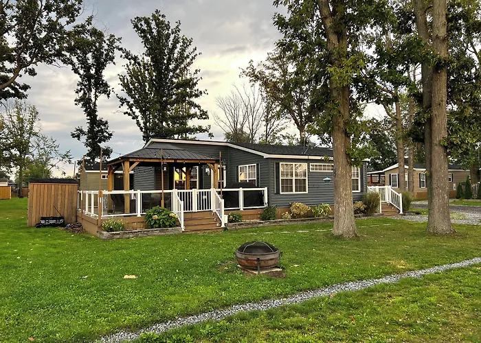 Vine Ridge Resort - Cottages